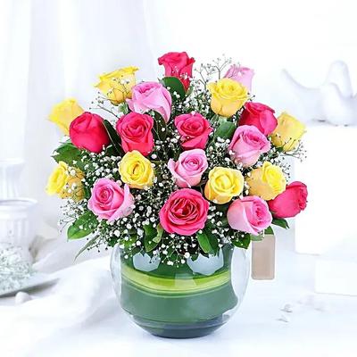 Blissful Mixed Roses Glass Vase Arrangement