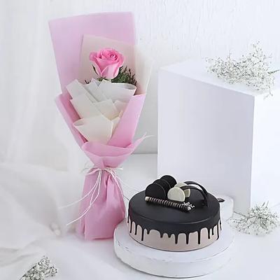 Blushing Pink Rose Bouquet N Chocolate Cake